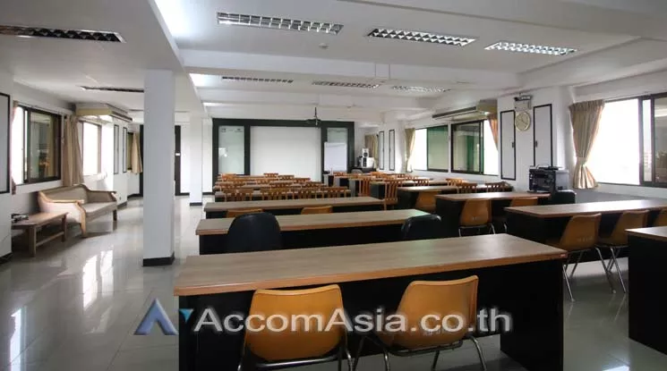 unit Office space For Rent in Phaholyothin, Bangkok  near BTS Ari (AA14129)